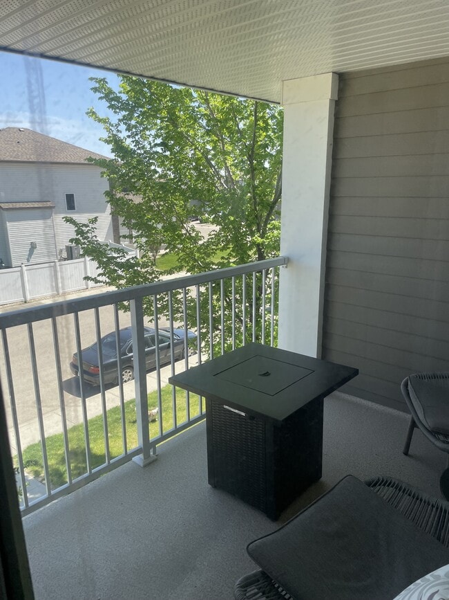 Building Photo - 4227 Green Apple Dr