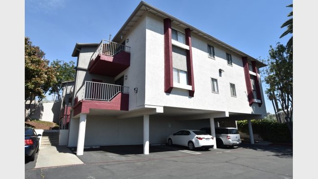 Building Photo - Hillside Terrace-Vista