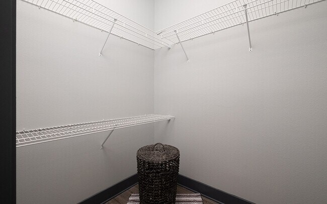 Alliance 2x2 1144 Walk-in Closet - The Gathering at Arbor Greens
