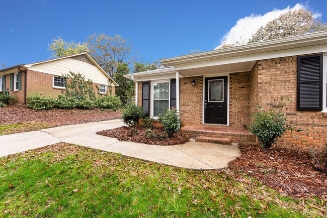 Building Photo - 3BD/1BA Ranch in Cabarrus Woods!
