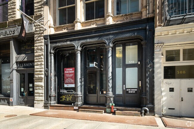 Entrance & Retail - 510 Broadway