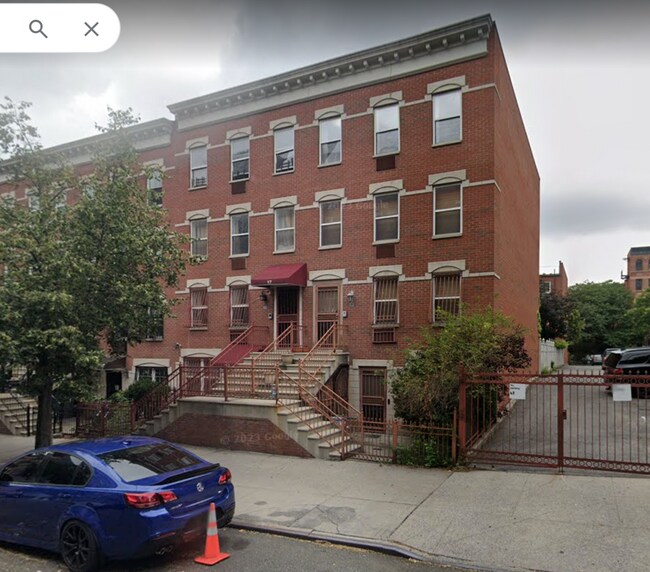 Building Photo - 17 E 117th St