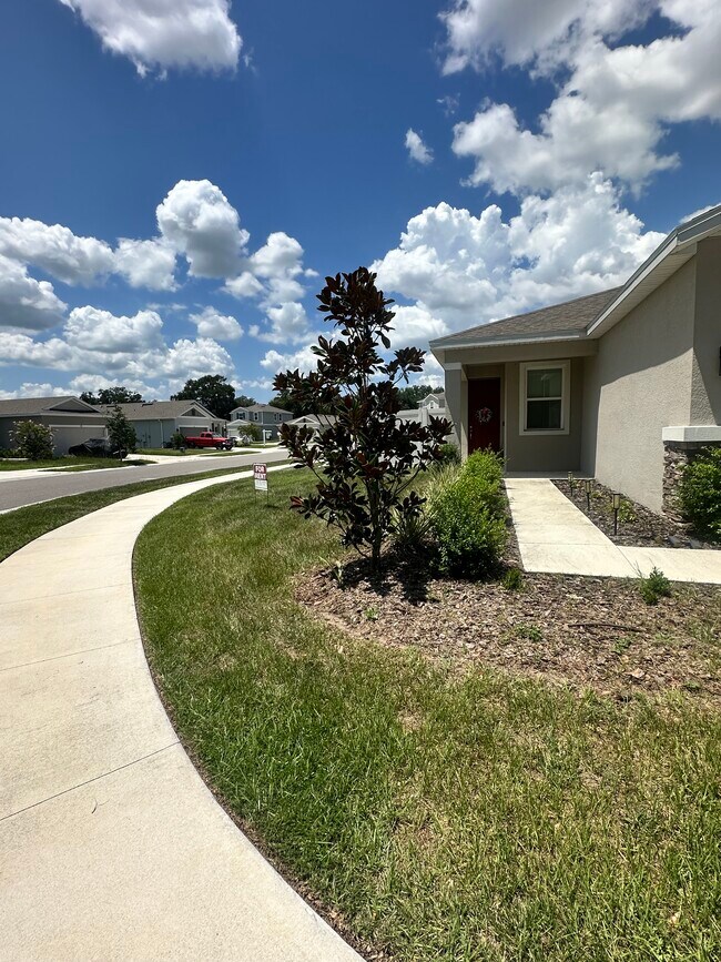 Building Photo - 904 Blue Creek Dr