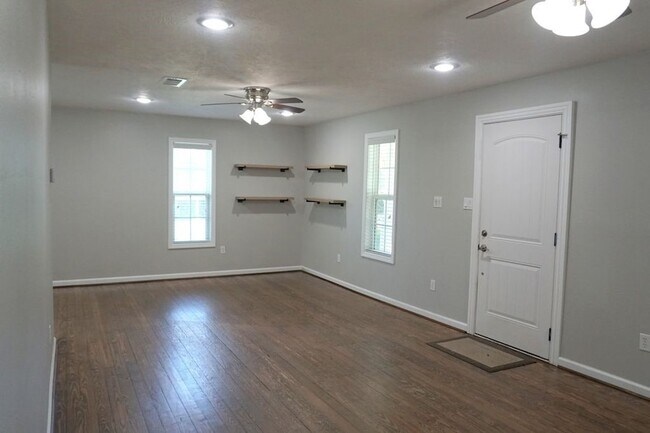 Foto del edificio - 2329 N Berlin Rd