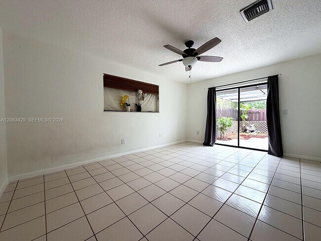 Building Photo - 4226 Landar Dr