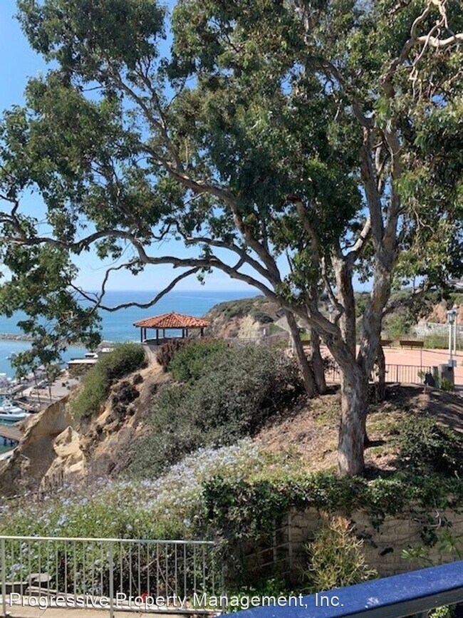 2 br, 2 bath House - 24242 Santa Clara Ave... photo'