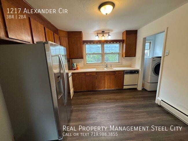 Building Photo - 1217 Alexander Cir