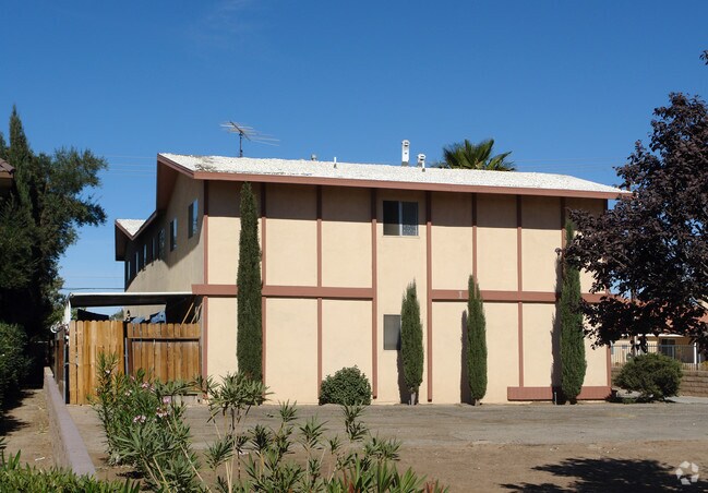 Foto del edificio - 20802 Bear Valley Rd