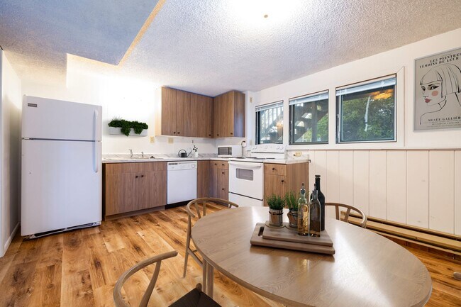 Foto del edificio - 2 bedroom 1 bath close to downtown