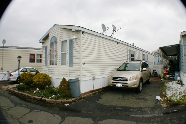 Foto del edificio - 2701 Goethals Rd N