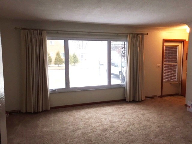 Building Photo - 3055 Eastbrook Dr