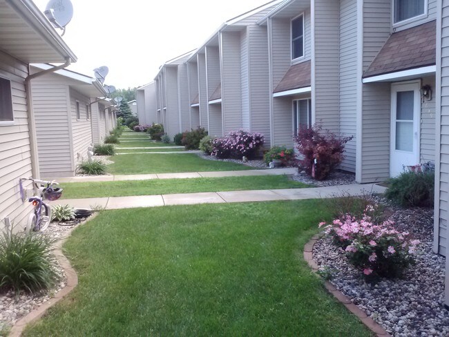 Building Photo - 615 Burton Ln