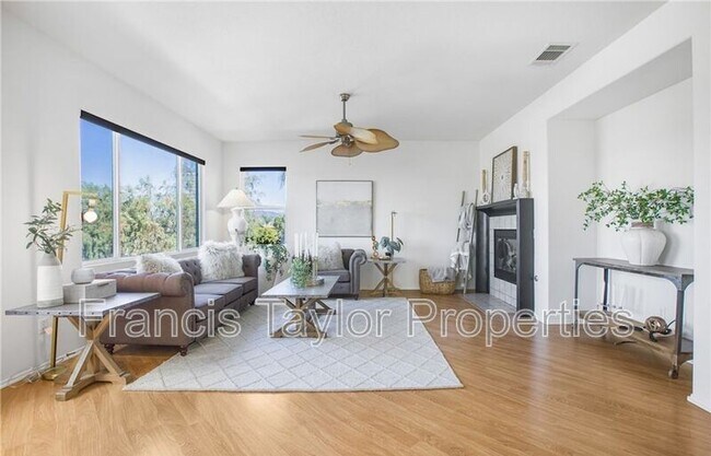 Foto del edificio - 33422 Scarborough Ln