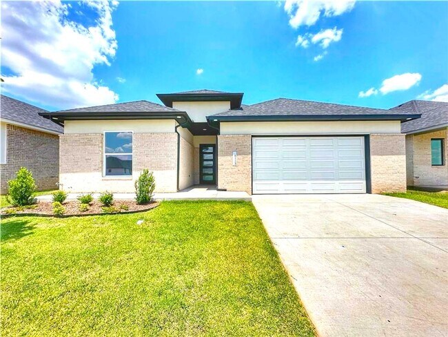 Foto del edificio - 3 Bed 2 Bath 2 Car in Twin Silos Addition Edmond, OK