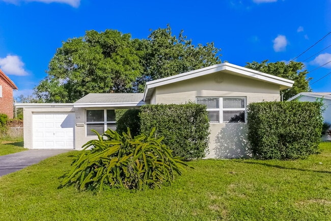 Building Photo - 710 NW 35th Ave