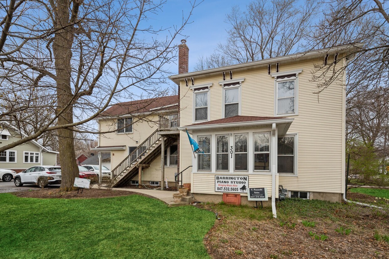 Foto principal - 301 W Main St