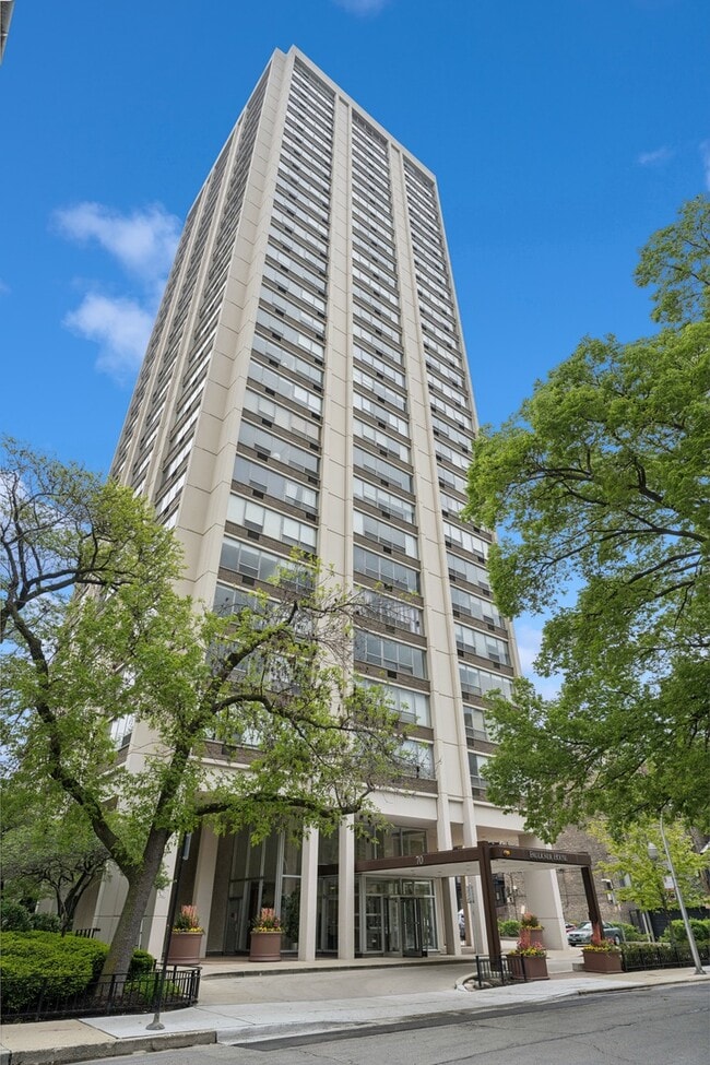 Building Photo - 70 W Burton Pl