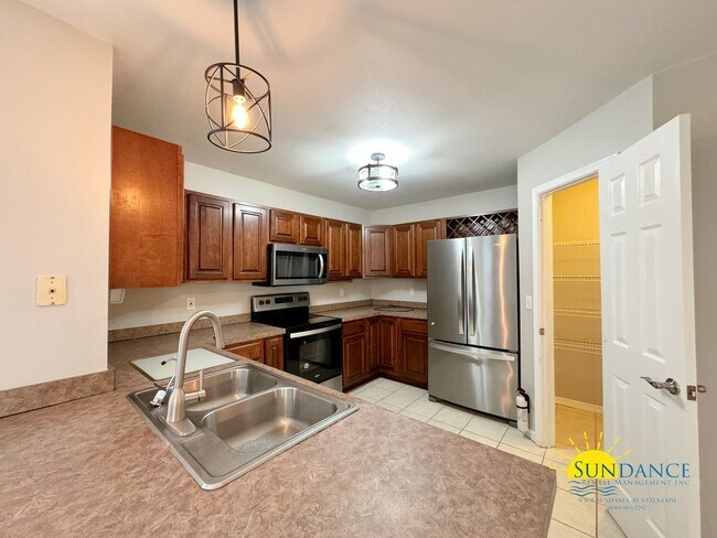 Building Photo - Snapper Cove Waterfront Townhome!