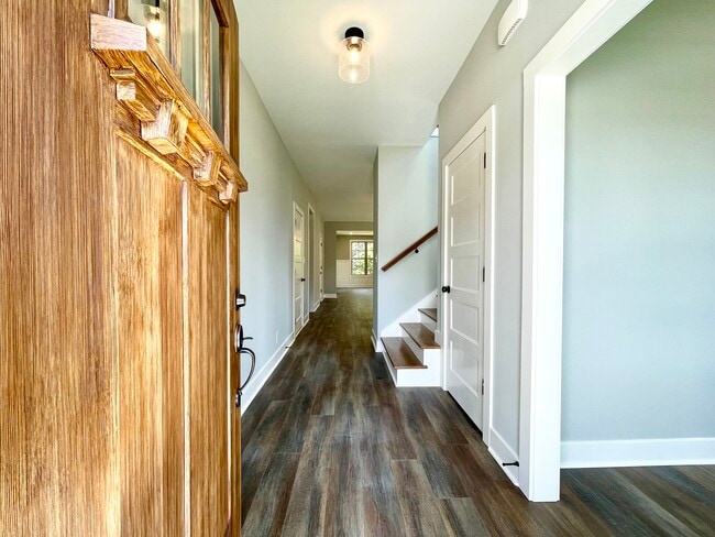 Building Photo - 141 Cottage Ln
