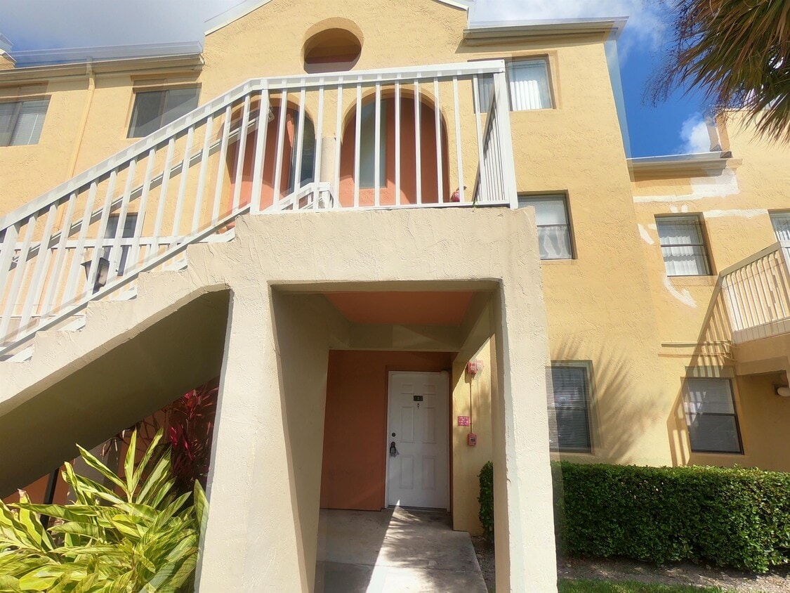 Primary Photo - 5200 NW 31st Ave