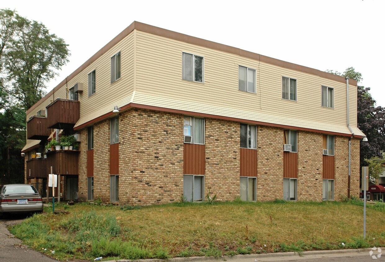 1222 Westminster St, Saint Paul, MN 55130 Apartments in Saint Paul