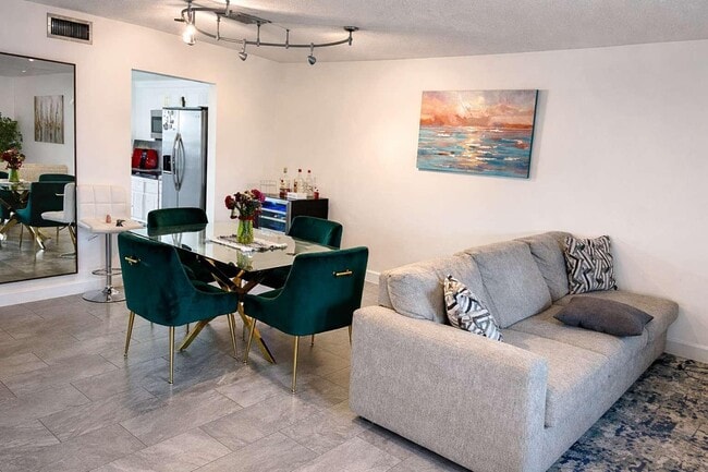 Building Photo - 6843 NW 29th Ave