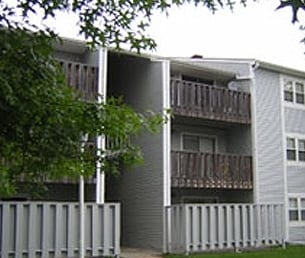 Primary Photo - Chatsworth Apts