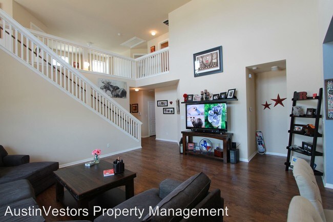 Building Photo - 13600 Cantarra Dr
