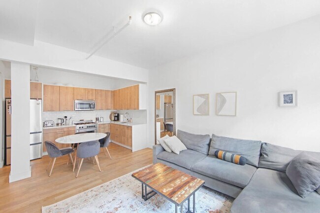 Foto del edificio - 517 W 45th St