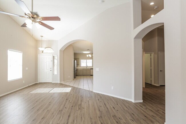 Foto del edificio - 5158 W Vista Ave