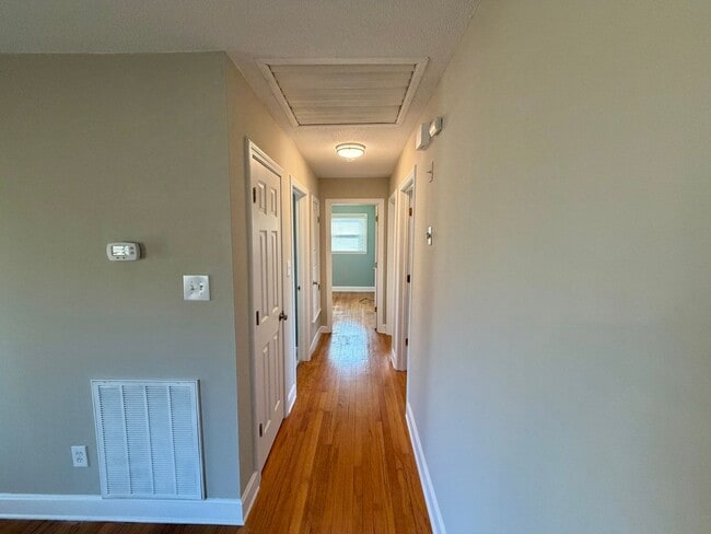 Building Photo - Statesville - HWY 21 - 3 BD/ 1 BA