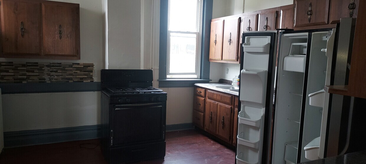 Building Photo - 211 14th St