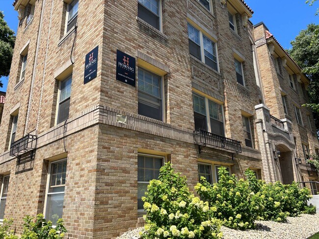 Foto del edificio - 2120 Aldrich Ave S