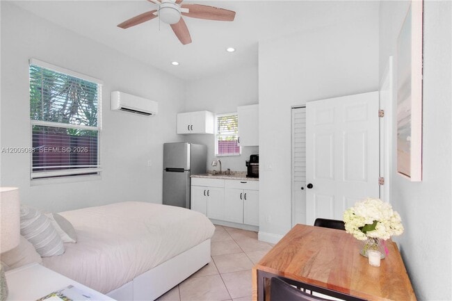 Building Photo - 231 Greymon Dr