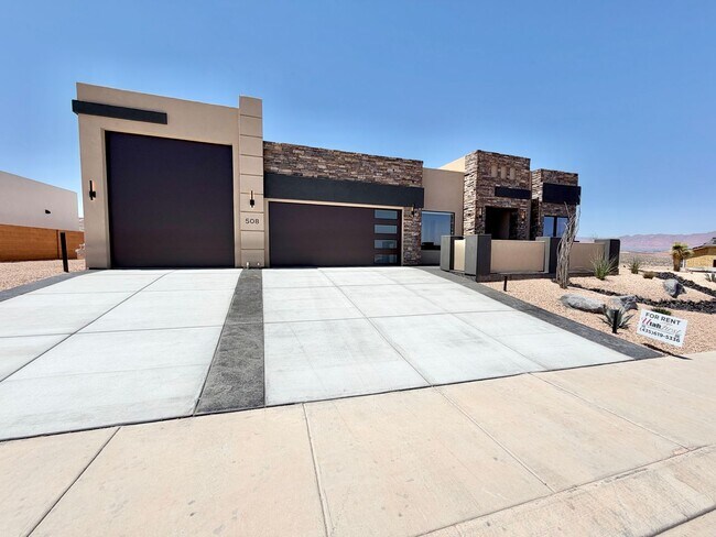 Foto del edificio - Beautiful Single-Level Home with Trail Access & Stunning Views!!! Pet Friendly!