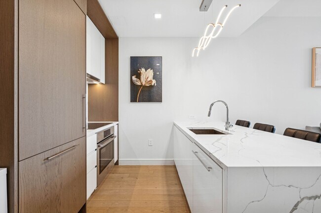 Foto del edificio - 45-30 Pearson St