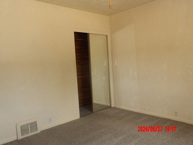 Foto del edificio - 1209 San Juan St