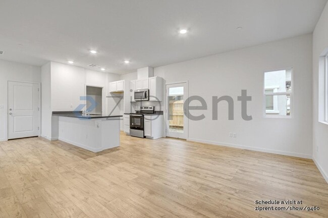 Building Photo - 5208 Cumberland Dr