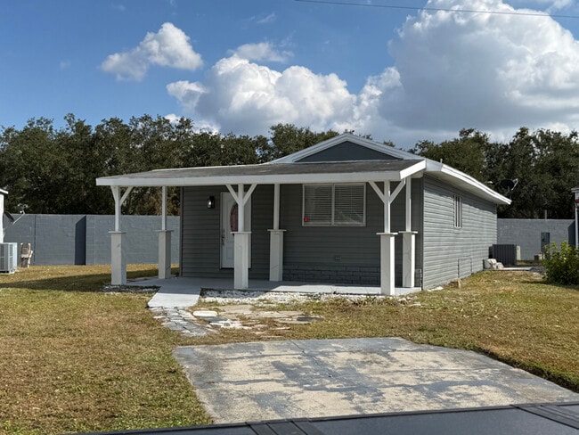 Building Photo - 8811 Poe Dr