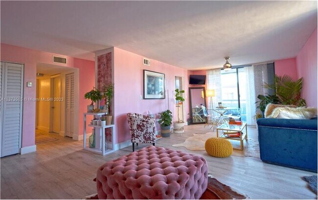 Foto del edificio - 7300 Wayne Ave