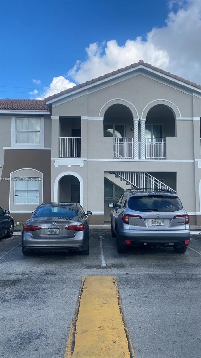 Building Photo - 2903 SE 17th Ave