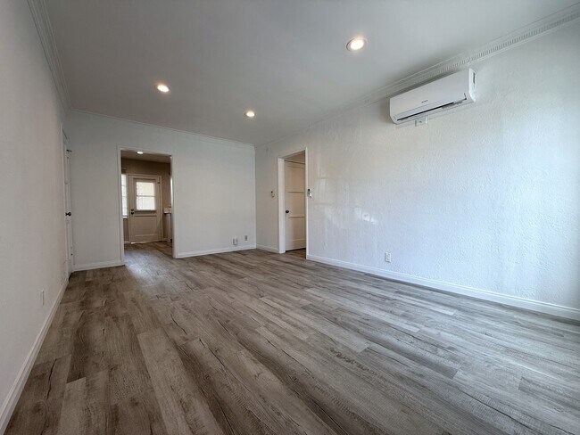 Foto del edificio - 5670 San Vicente Blvd