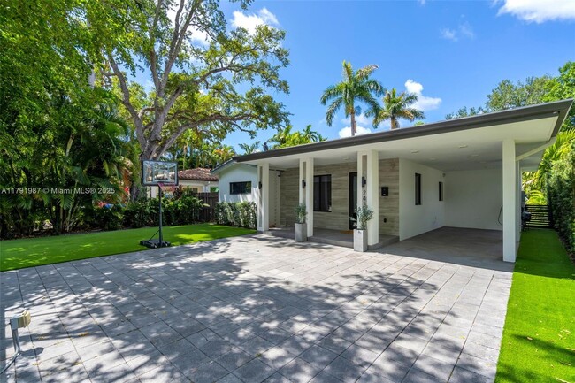 Foto del edificio - 242 SW 31st Rd