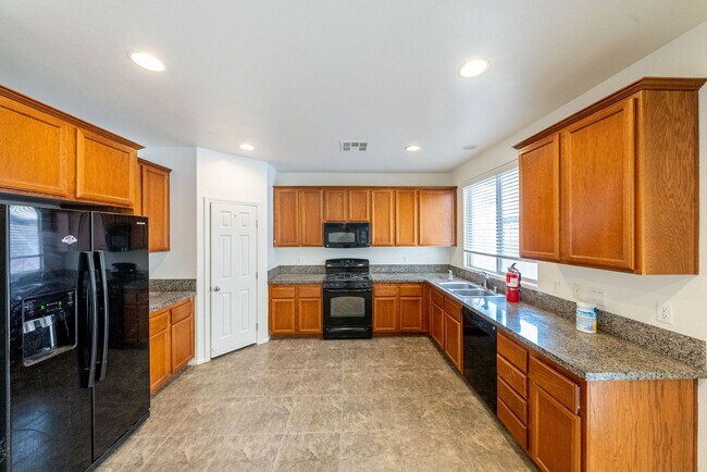 Foto del edificio - 8333 Oasis Bloom St