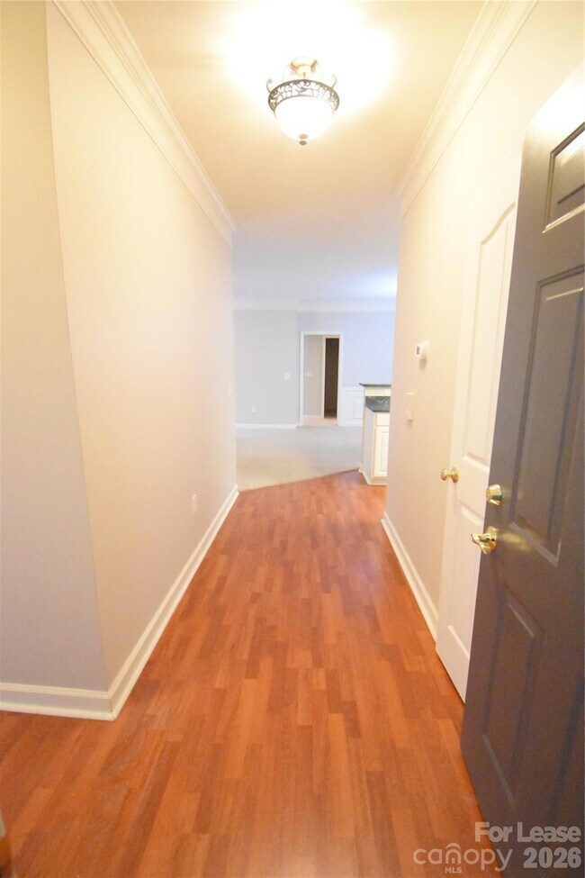 Foto del edificio - 16423 Golden River Ln