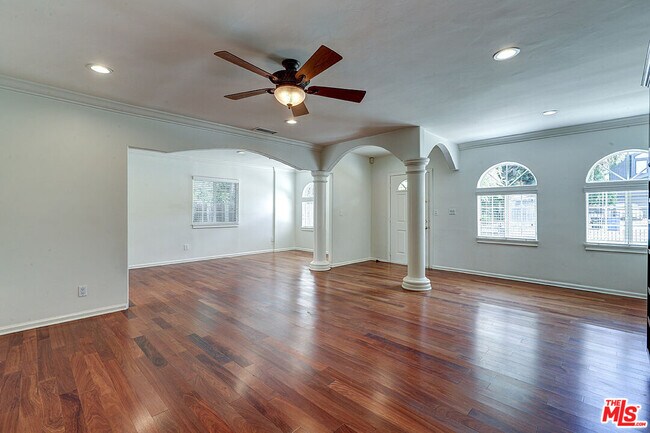 Foto del edificio - 15601 Morrison St