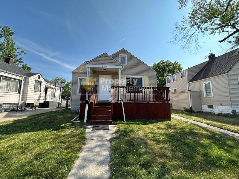 Foto principal - 2936 Kenwood St