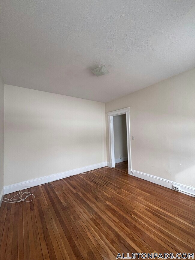 Building Photo - 1144 Commonwealth Ave