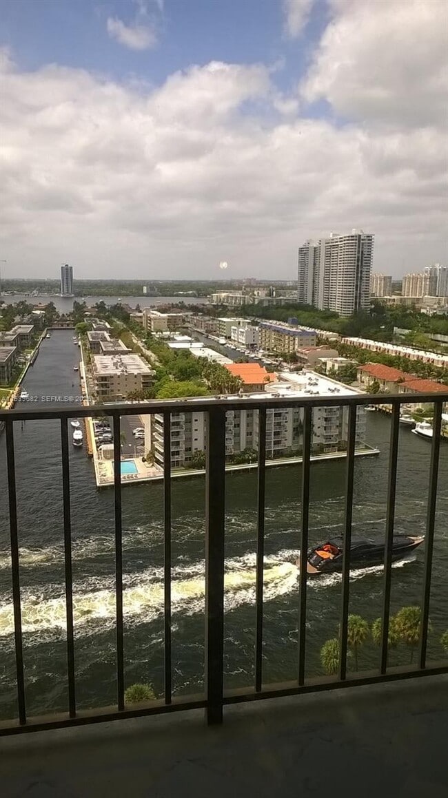 Foto del edificio - 290 174th St St