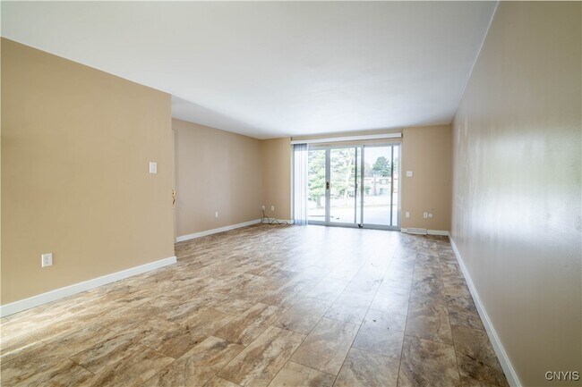 Foto del edificio - 67 Chestnut Rd